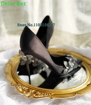 Дамски обувки-лодка от черен сатен плат с декорация във формата на кристално цвете На тънките високи токчета, Елегантни, удобни и модерни обувки с остър пръсти