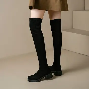 Обикновена черни ежедневни обувки за момичета, тянущиеся над коленете, дамски топли къси зимни ботуши с плюшем вътре, еластични ботуши над коляното на равна подметка