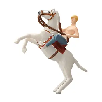 Природа Диорами В Мащаб 1:64 Имитация на Мъжете, езда на Кон Малка Модел 1/64 Човек за Декор куклена Къща Десктоп Украса