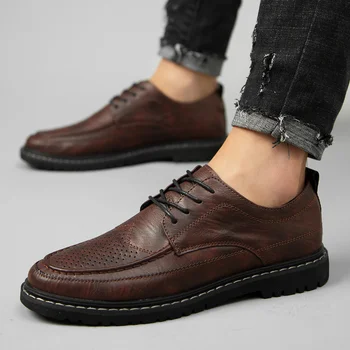 2021 Нова мъжки качествена кожена обувки в британския бизнес стил дантела Модни мъжки обувки от черна мека кожа от спилка за мъже