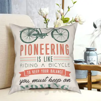 Иновативност - това е като каране на колело, Домашна мека възглавница с принтом под формата на калъфки за възглавници, иновация - това е като карането на колело.