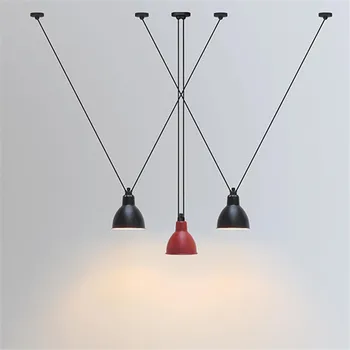 Скандинавска датската линейна полилей, модерно обзавеждане желязна геометрична лампа в близост до с оглед на ресторанта, в коридора с една глава
