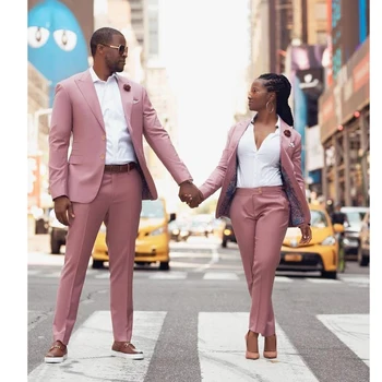 Нови мъжки костюми, розови еднакви комплекти, модерен оборудвана блейзър с ревера, офис елегантни ежедневни сватба, шикозни костюми, комплекти, панталони от 2 теми