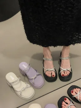 Дамски обувки, чехли и нови летни модни сандали с диаманти на дебела подметка 2023 г. в една линия за външно носене